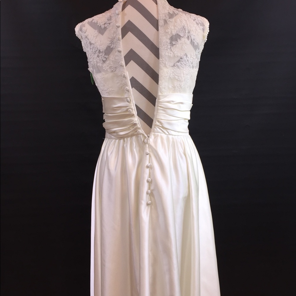 Wedding gown